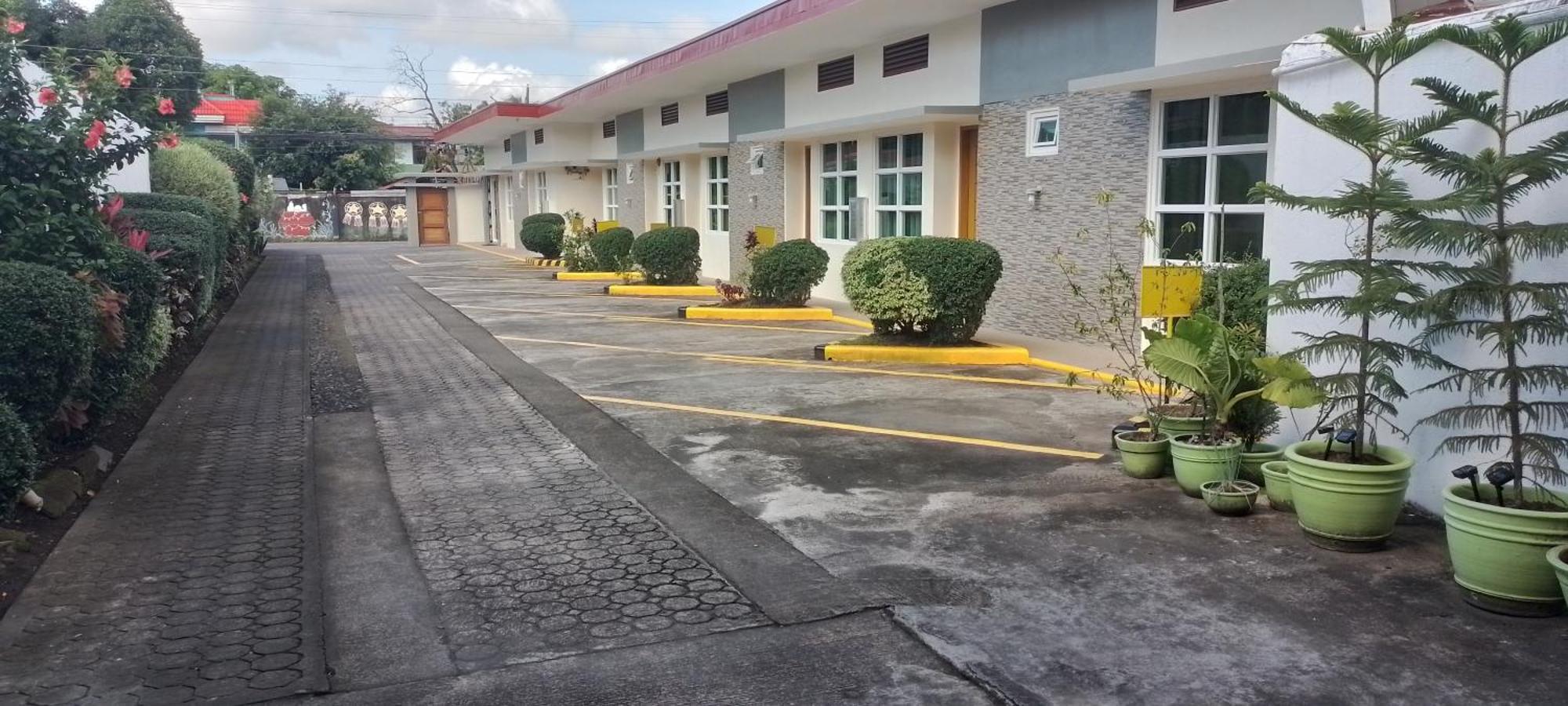 Alinchlo Hotel Legazpi Esterno foto